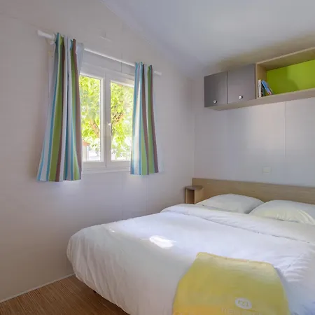 Mobilhome 2 4 Personnes